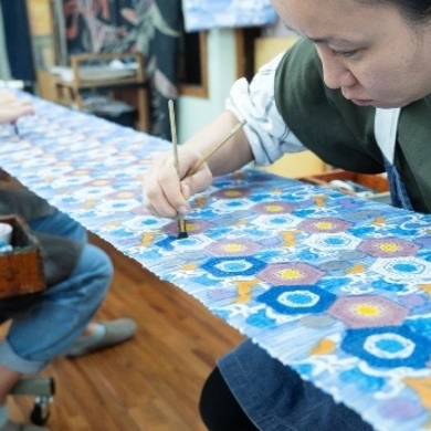時代に合わせた働き方で沖縄の伝統工芸「紅型（びんがた）」を未来へ繋ぐ