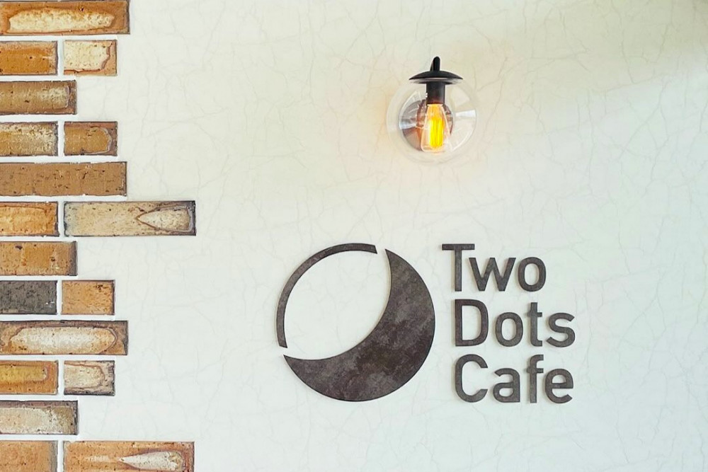 Two Dots Cafe