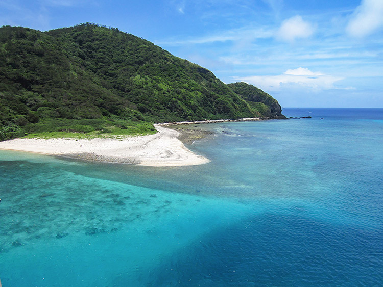 阿嘉大橋 情報一覧 沖縄で定番 おすすめの観光スポット 沖縄観光情報webサイト おきなわ物語