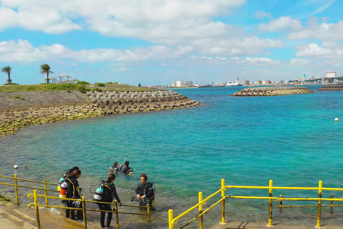 波の上うみそら公園 波の上ビーチ 情報一覧 沖縄で定番 おすすめの観光スポット 沖縄観光情報webサイト おきなわ物語