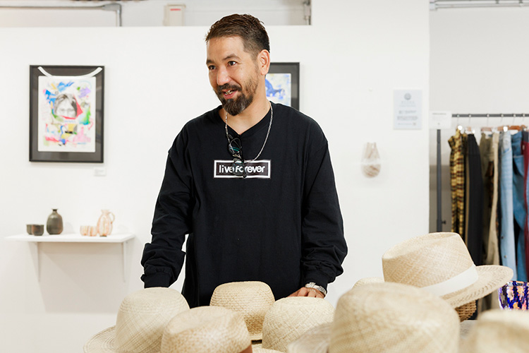 アダンの葉で編む幻の帽子「琉球パナマ帽」の復活 | エシカルトラベル