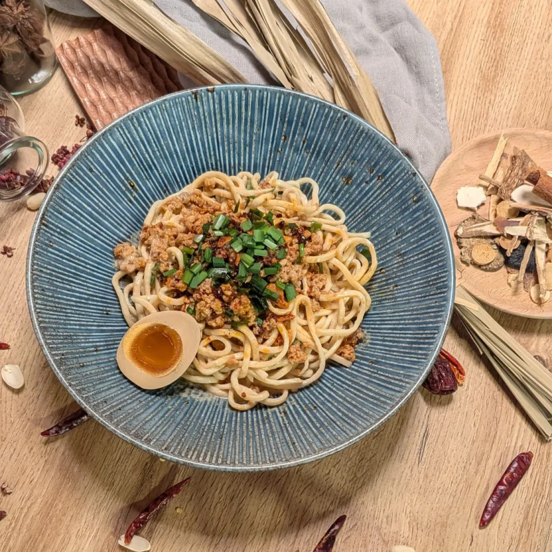 @熟成タレまぜ麺 胡麻とピーナッツ(豊見城市)