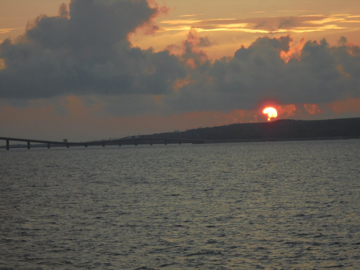 トゥリバーサンセットビーチ 沖縄観光情報webサイト おきなわ物語