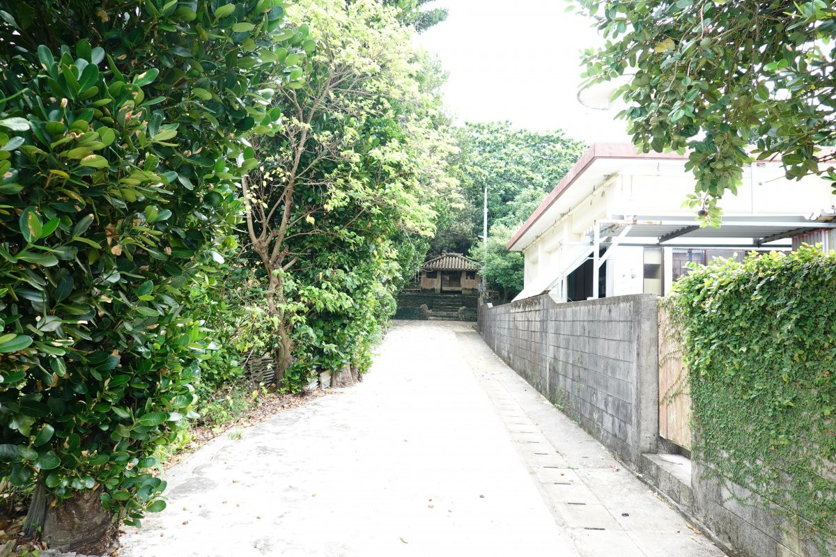 瀬底土帝君(国指定重要文化財)