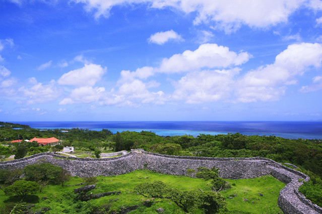 今帰仁城跡（なきじんじょうあと）