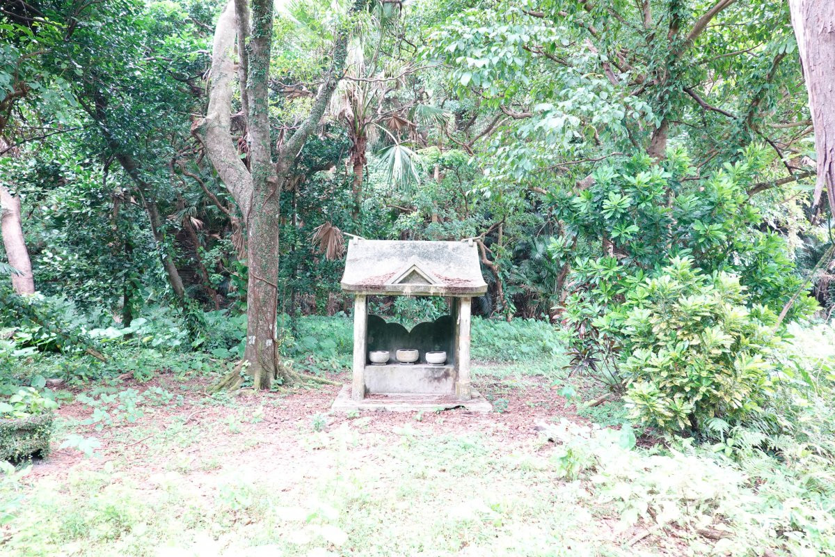 安和のくばのうたき(県指定有形民俗文化財)