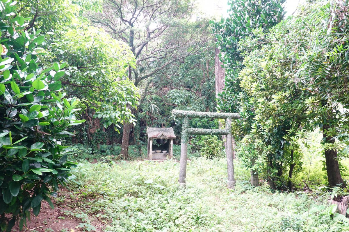 安和のくばのうたき(県指定有形民俗文化財)