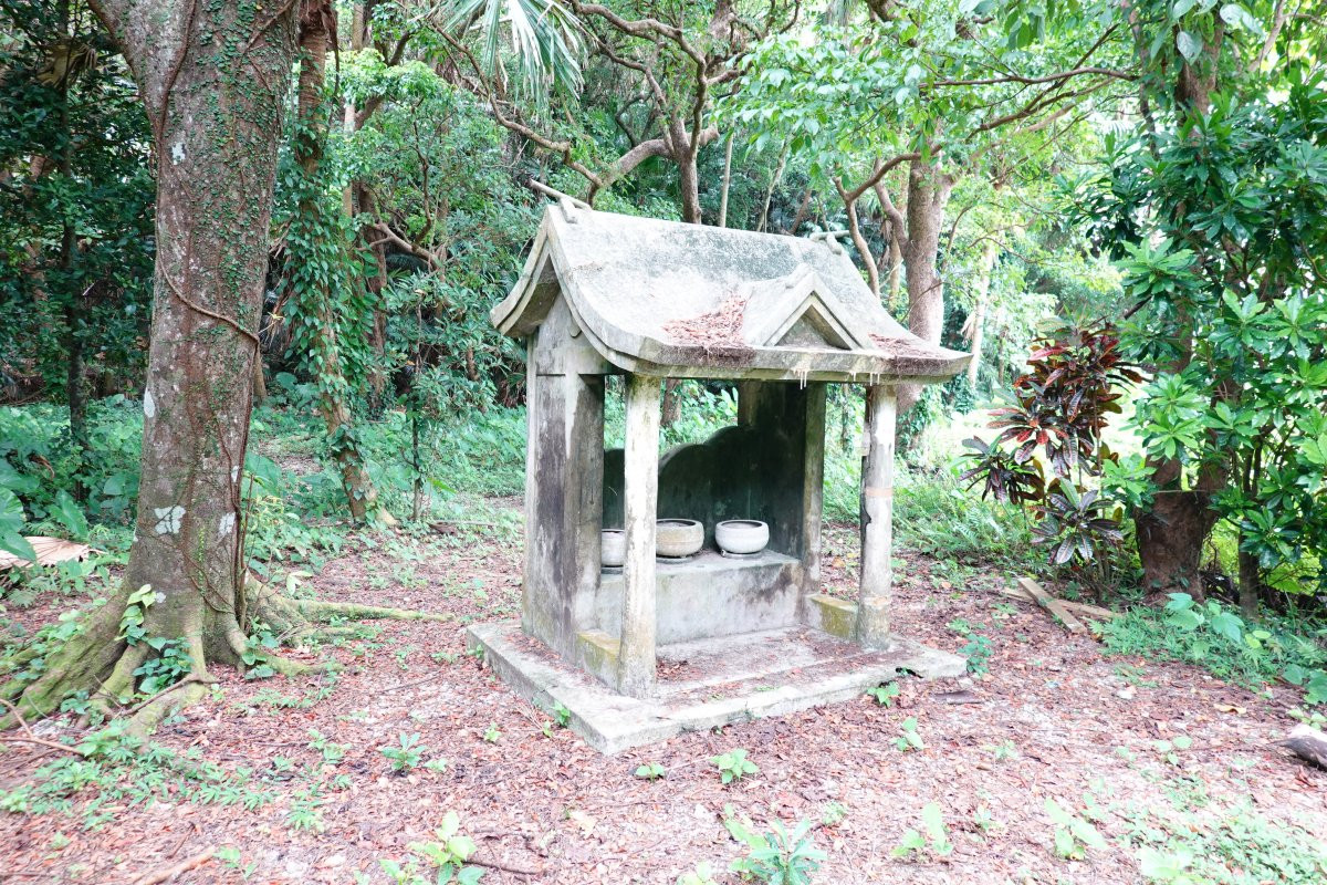 安和のくばのうたき(県指定有形民俗文化財)