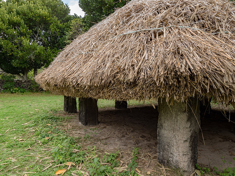 伊是名村伊是名の神アサギ(附拝所)