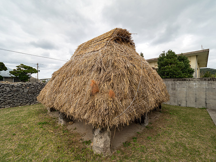伊是名村勢理客の神アサギ(附宅地)