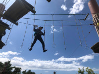 ターザンスイングも迫力満点!