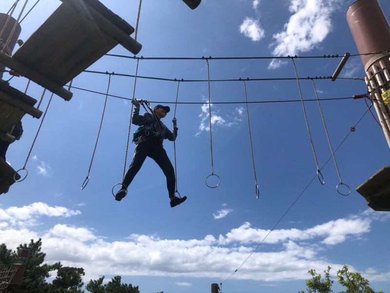 ターザンスイングも迫力満点!