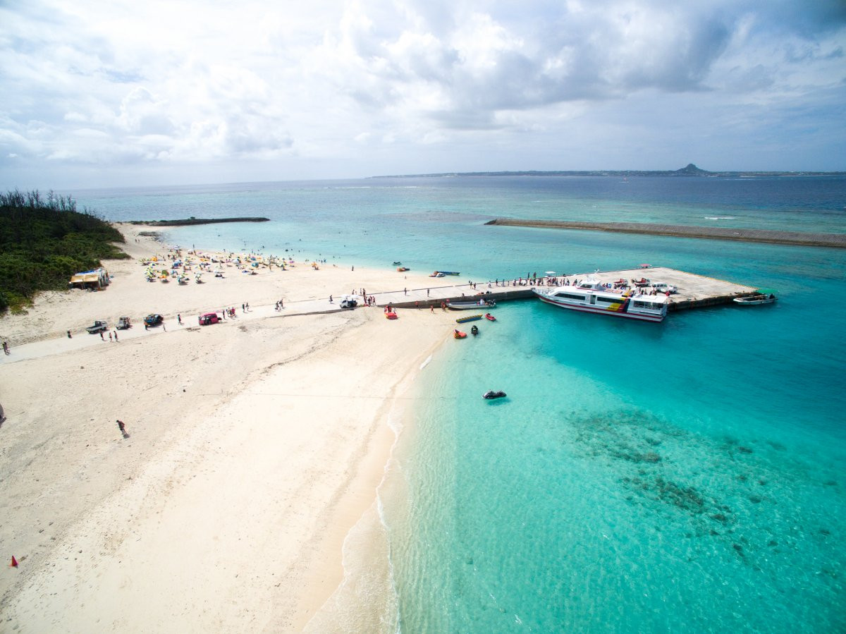 水納ビーチ 沖縄観光情報webサイト おきなわ物語