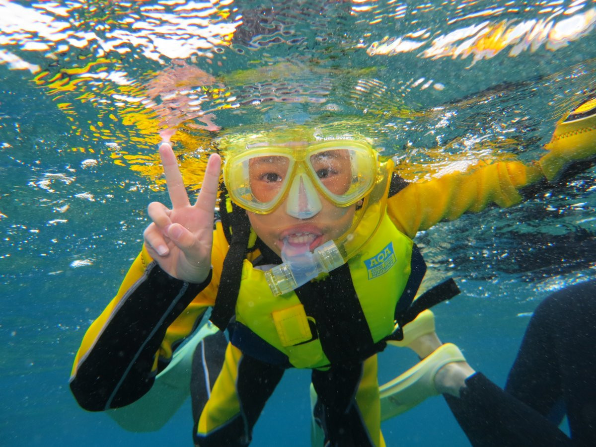 自社ボートで水納島・瀬底島の海へ！シュノーケリング♪