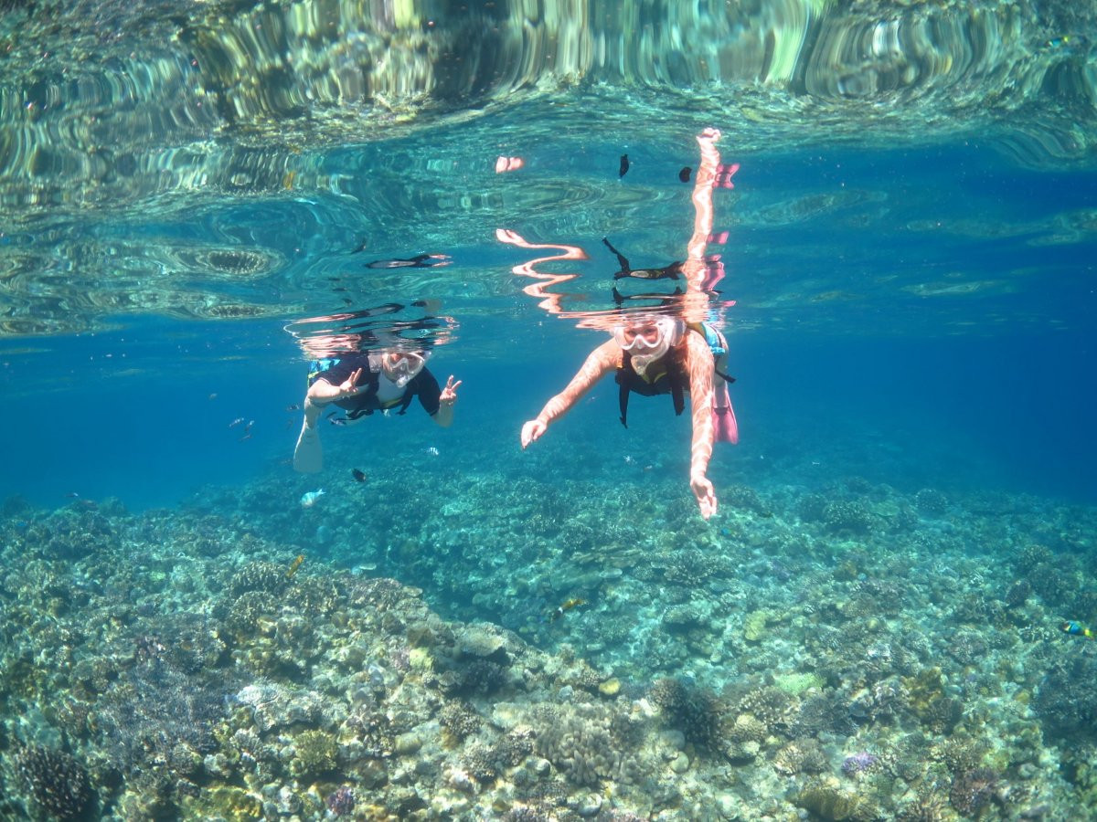 自社ボートで水納島・瀬底島の海へ！シュノーケリング♪