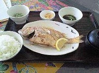 仲泊海産物料理店