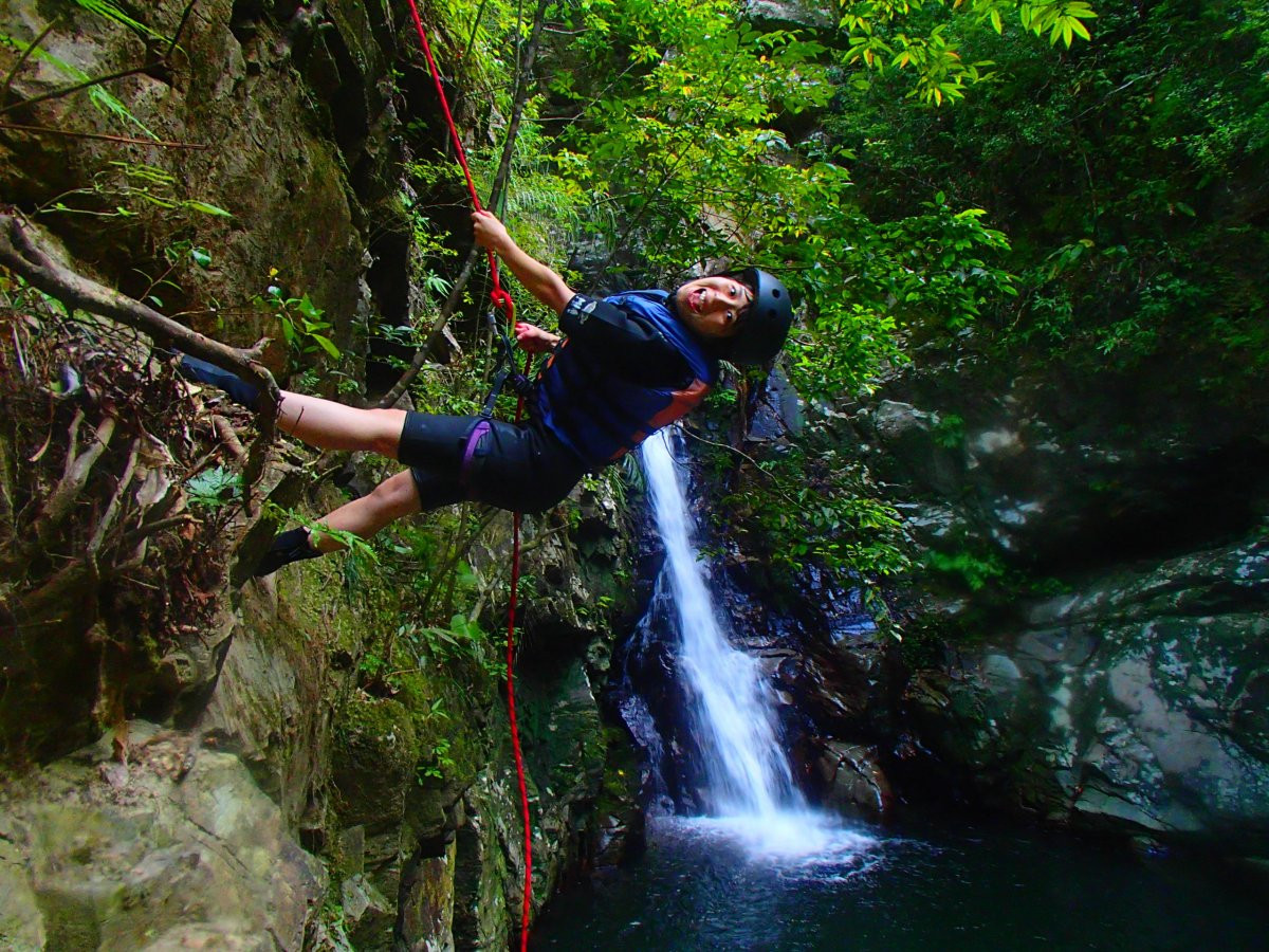 キャニオニング＆シャワークライミング、ウォータースライダー