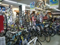 自転車のことがすべてそろう沖縄最大の自転車専門店「沖縄輪業」