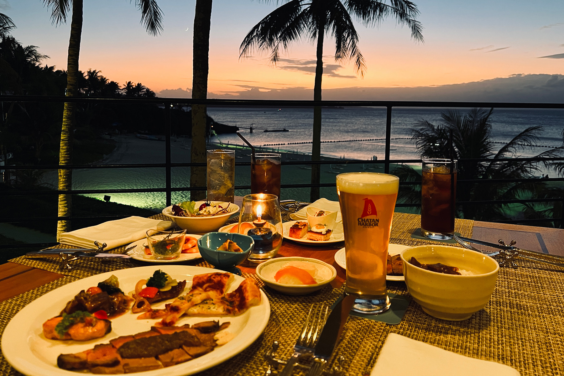 ザ・ムーンビーチ　ミュージアムリゾート　オールデイダイニング「コラーロ」