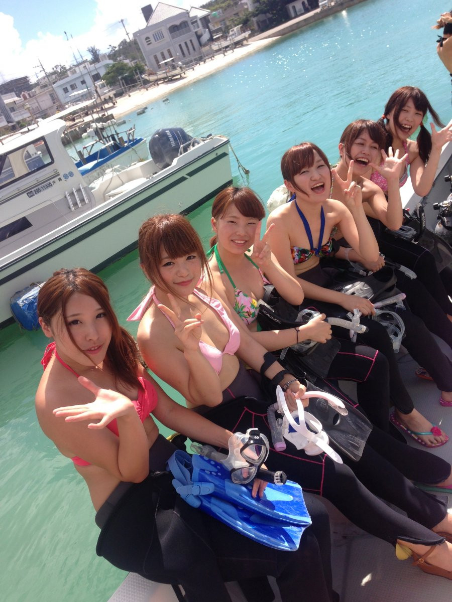 　青の洞窟ボートツアーズ シーラバーズ沖縄