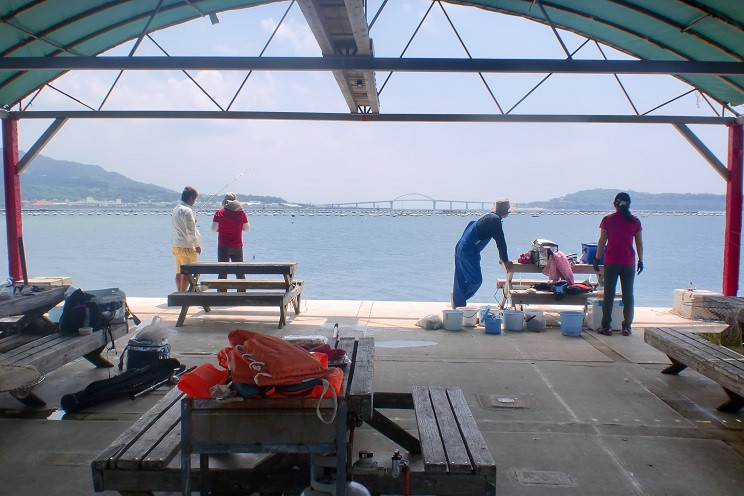 本部釣りイカダ