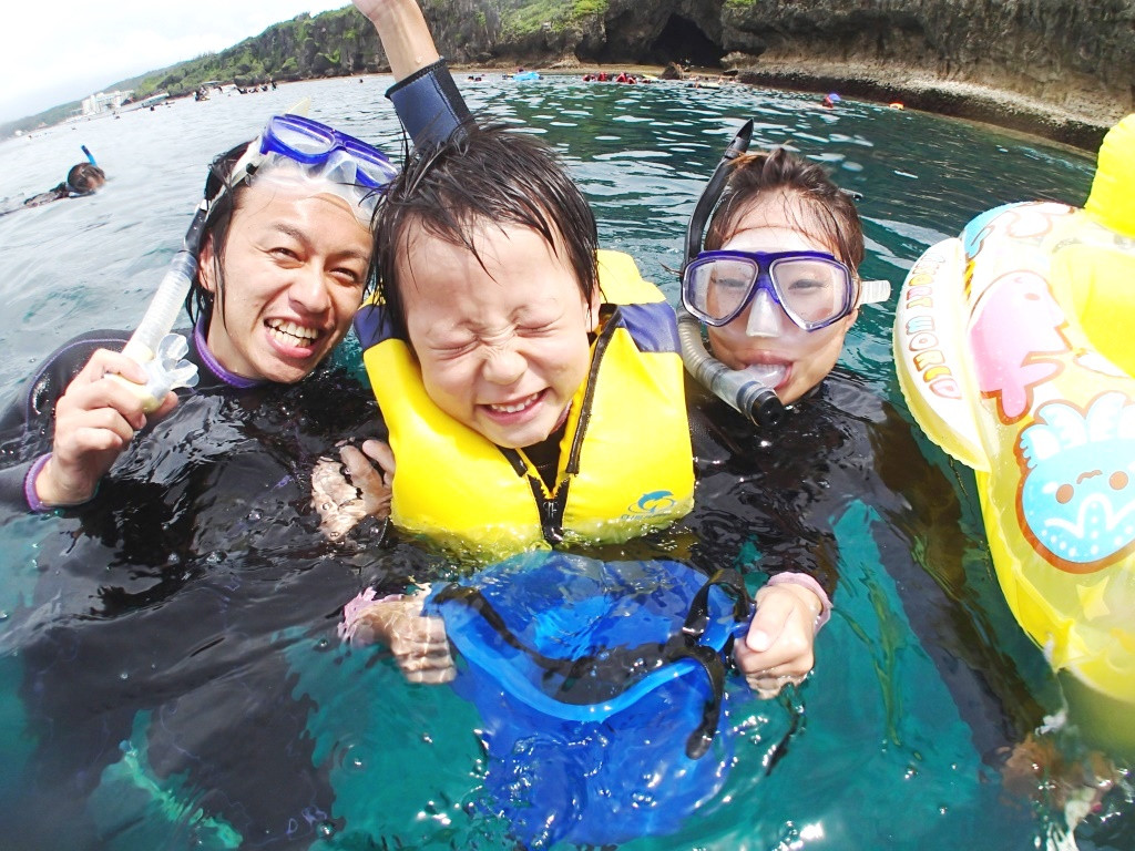 沖縄アンダゴ【2歳～】【グループ完全貸切り】カヤック＆南国ホワイトビーチ熱帯魚シュノーケル】