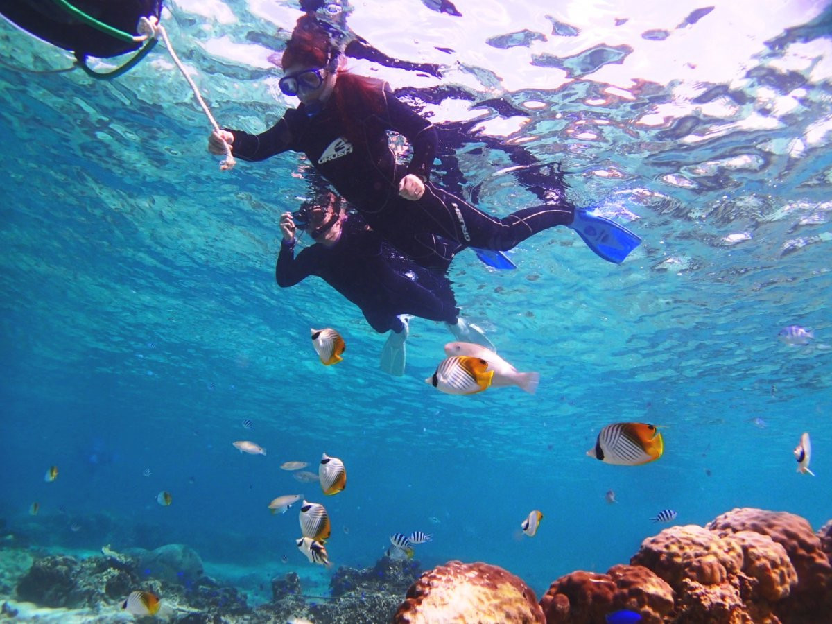 沖縄アンダゴ【2歳～】【グループ完全貸切り】カヤック＆南国ホワイトビーチ熱帯魚シュノーケル】