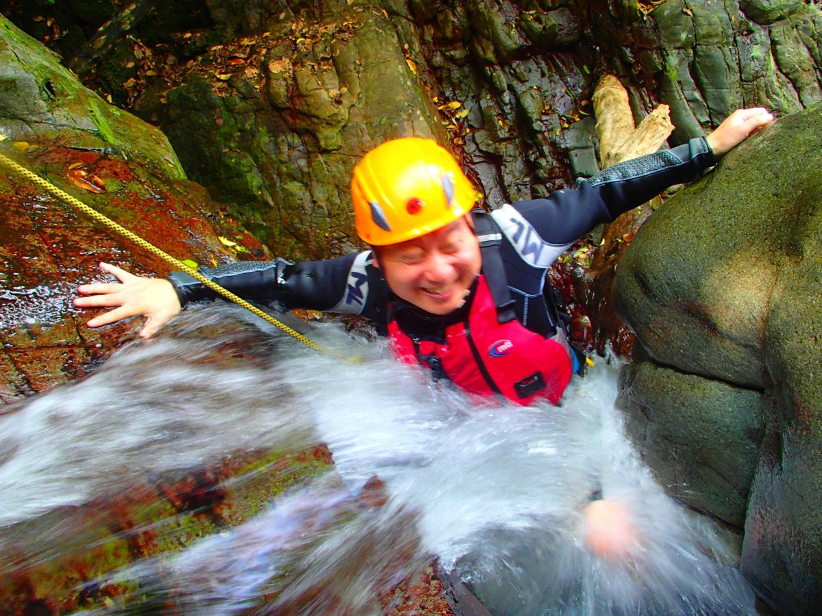 ジュラシックワールドの世界、やんばるの森でエコツアー