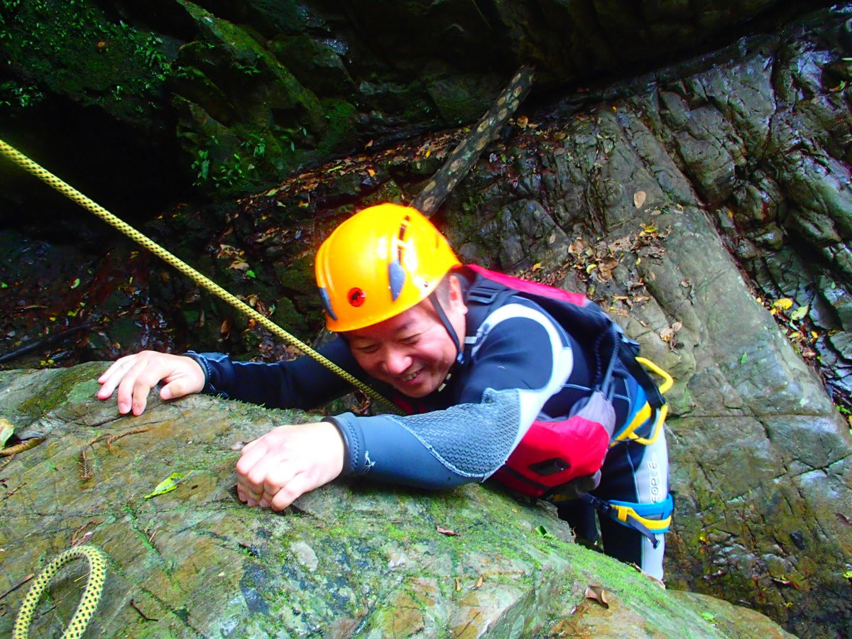 ジュラシックワールドの世界、やんばるの森でエコツアー