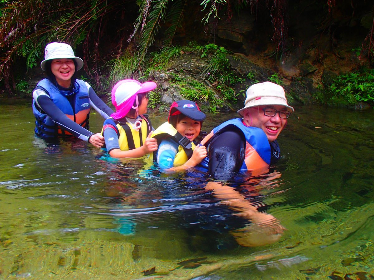 ジュラシックワールドの世界、やんばるの森でエコツアー