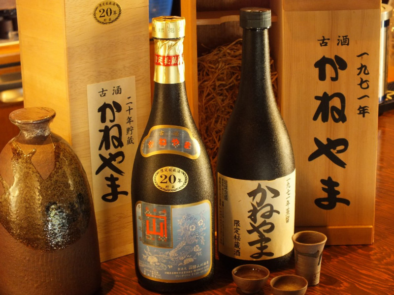 沖縄県内全酒造メーカーの泡盛あります。