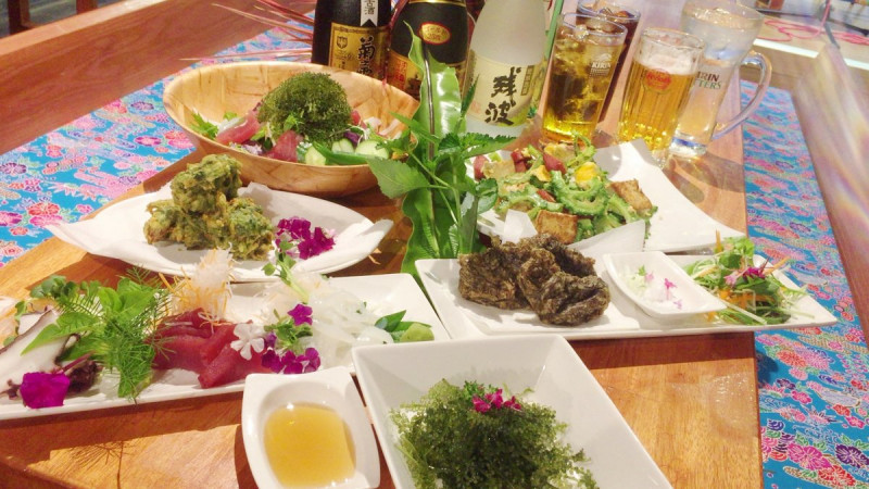 沖縄の家庭料理をご堪能下さい。