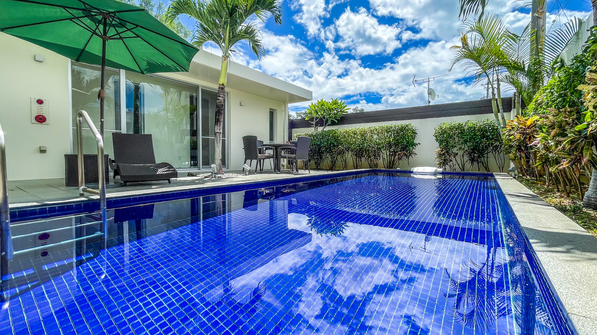 アーマン スイート ヴィラ 済井出