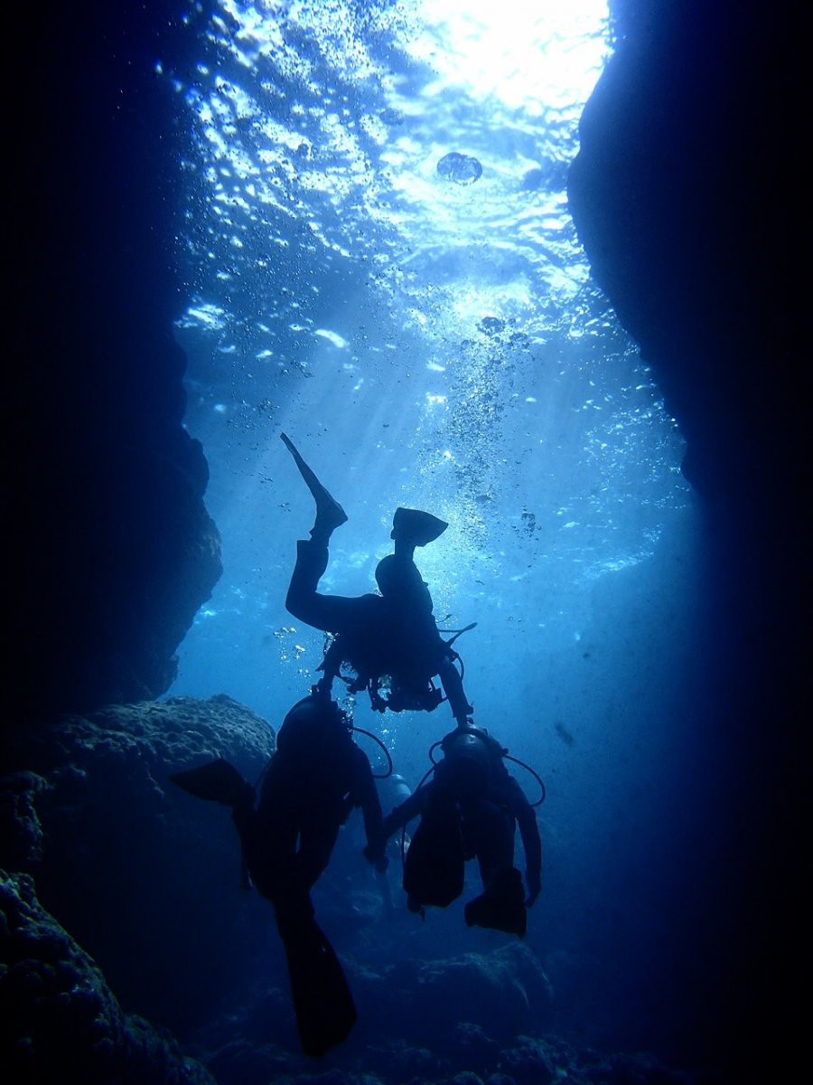 『青の洞窟』へ行くなら！！　マリンクラブUMI