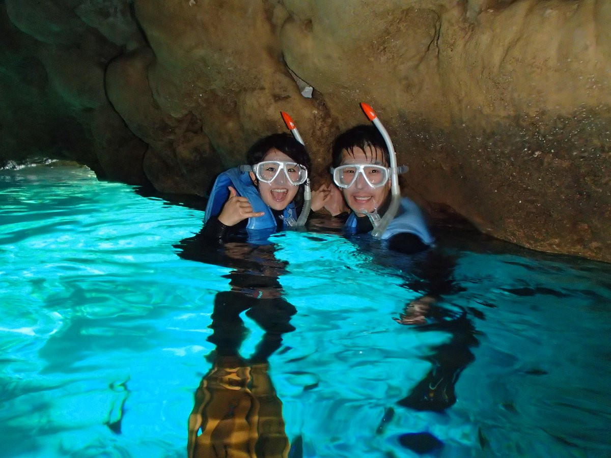『青の洞窟』へ行くなら！！　マリンクラブUMI