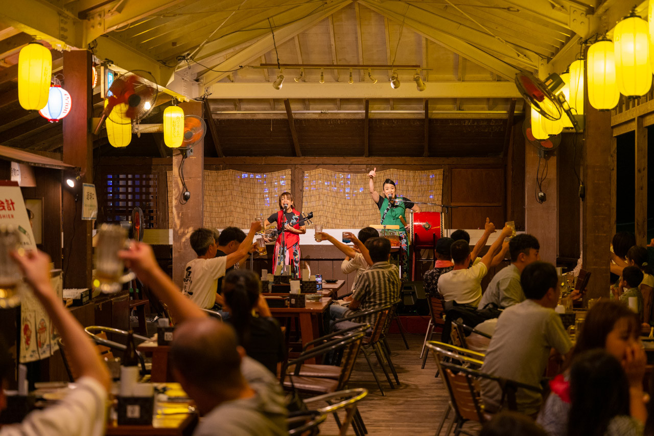 海辺の居酒屋 島唄（リザンシーパークホテル谷茶ベイ）