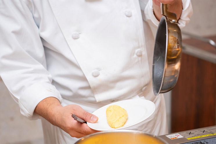 シーサイドレストラン 谷茶ベイ（リザンシーパークホテル谷茶ベイ）