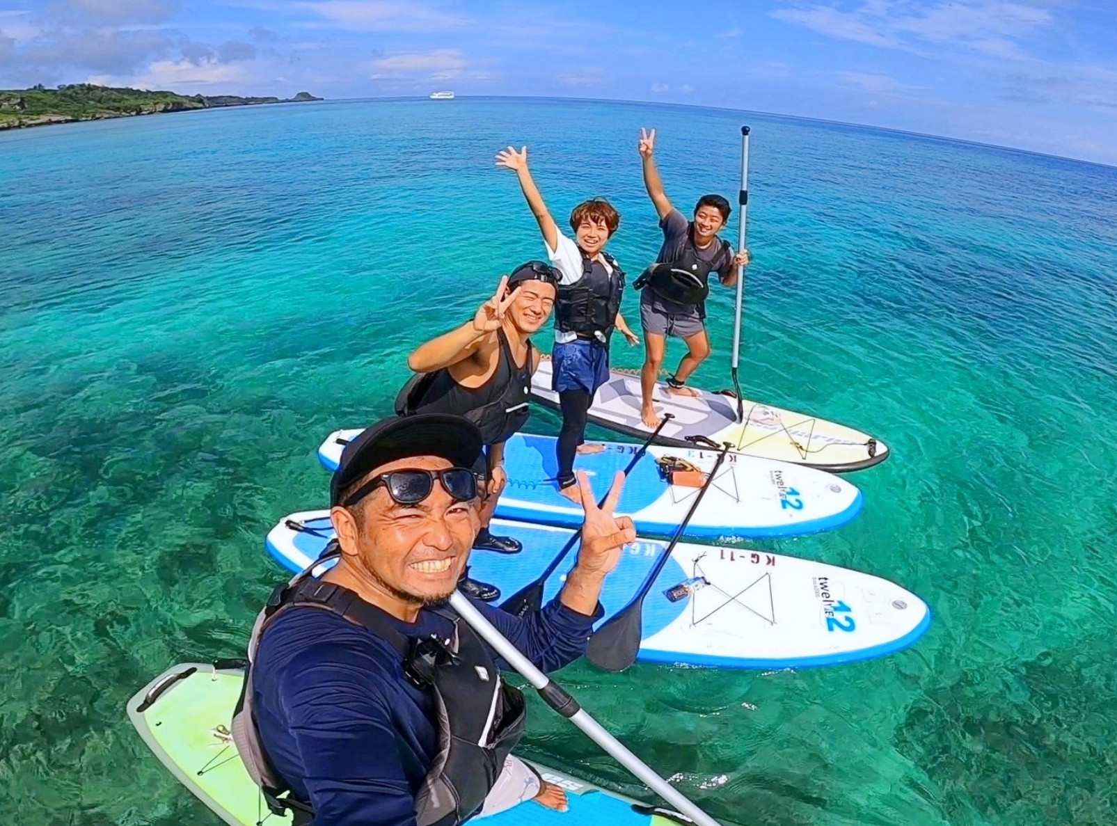 沖縄アンダゴ【10歳～１グループ完全貸切り】スタンドアップパドルボード