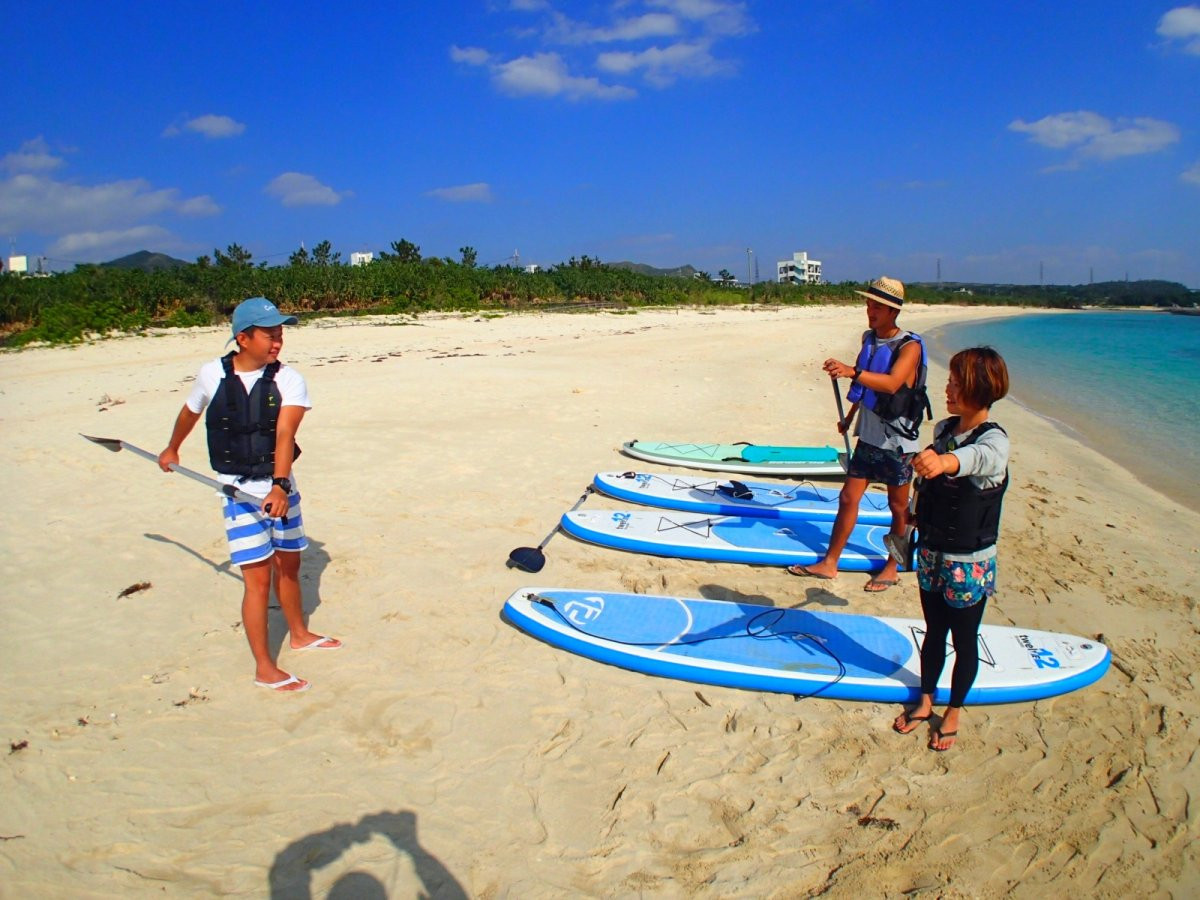 沖縄アンダゴ【10歳～１グループ完全貸切り】スタンドアップパドルボード