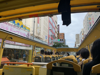 沖縄の景色を満喫♪オープントップバス＜美ら島SKY View＞号