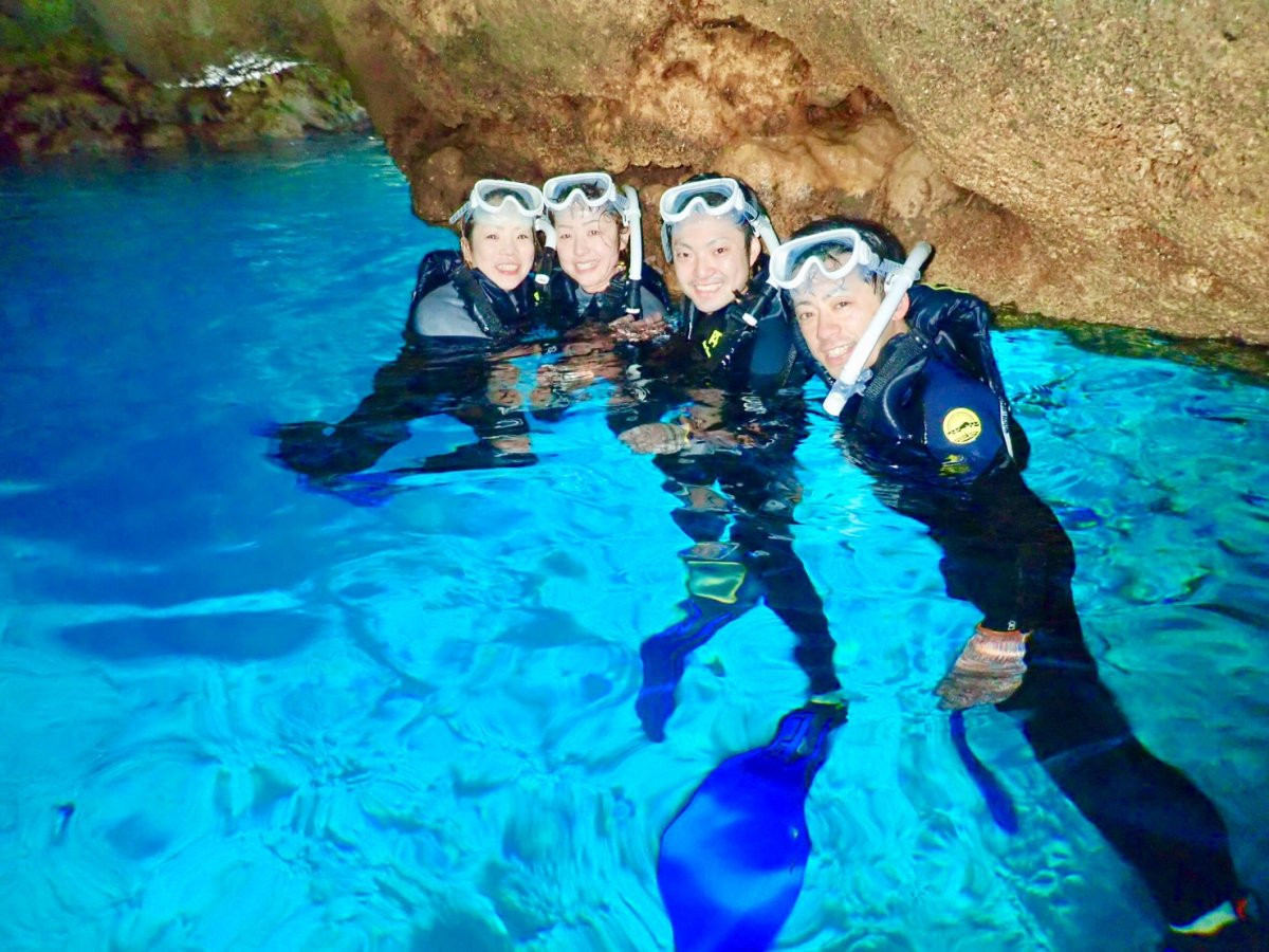 株式会社ナチュラルブルー（真栄田岬店）