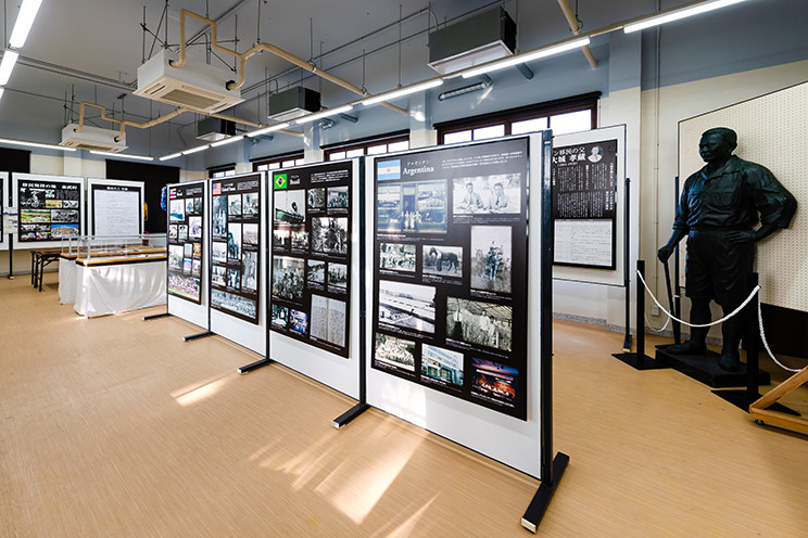 當山久三の像・當山紀念館