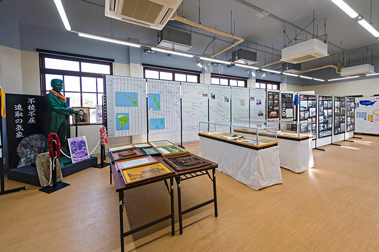 當山久三の像・當山紀念館