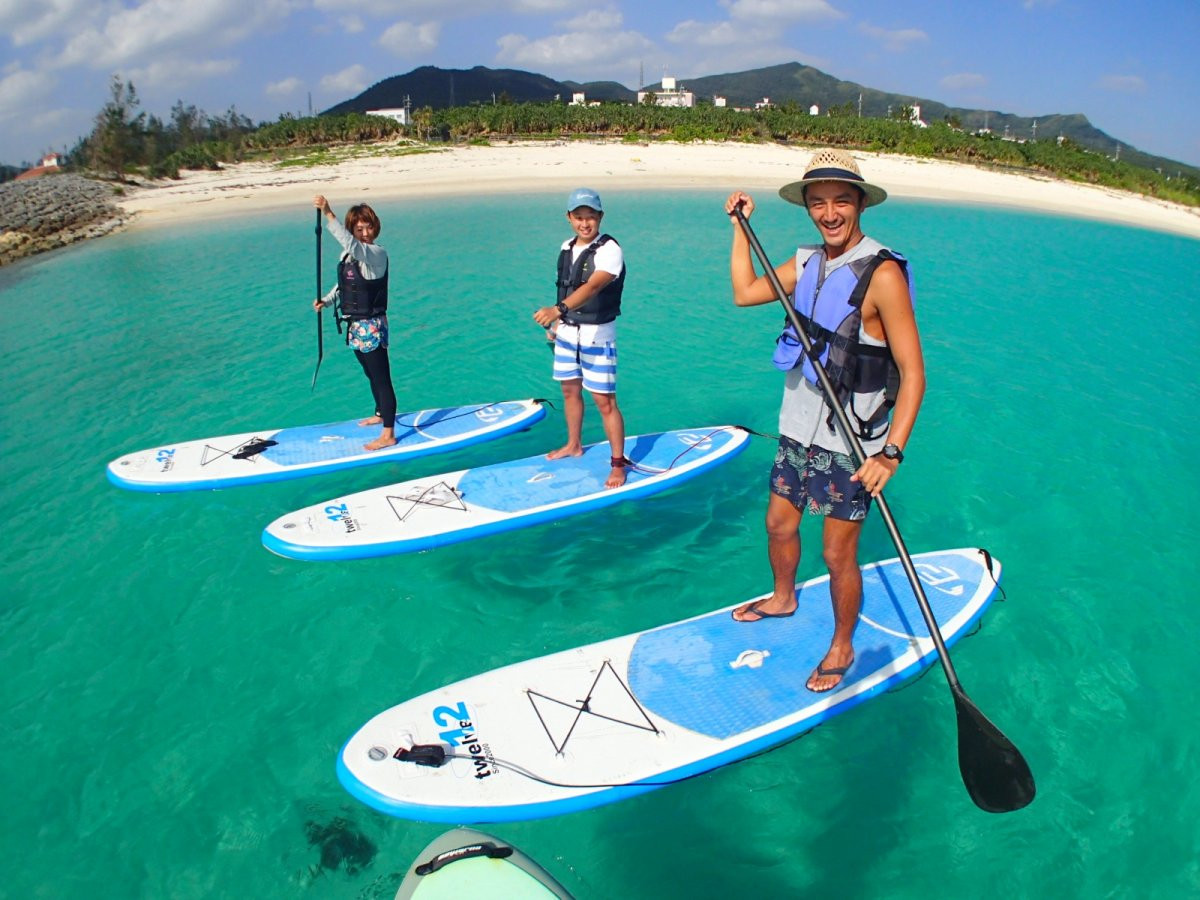 沖縄アンダゴ【1グループ完全貸切り】青の洞窟シュノーケル＆ＳＵＰクルージング