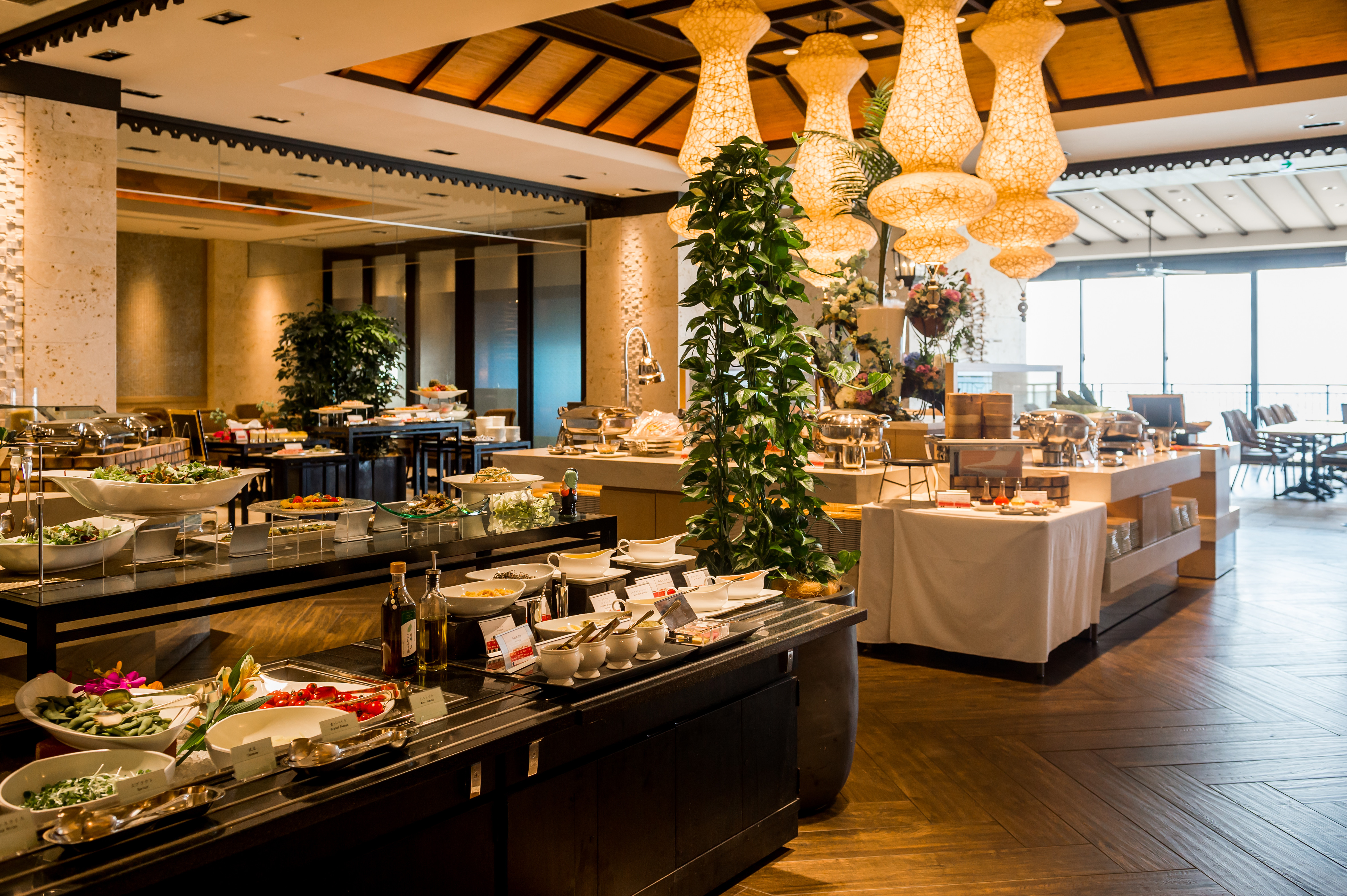 レストラン「シーフォレスト」（ホテルモントレ沖縄スパ&リゾート）