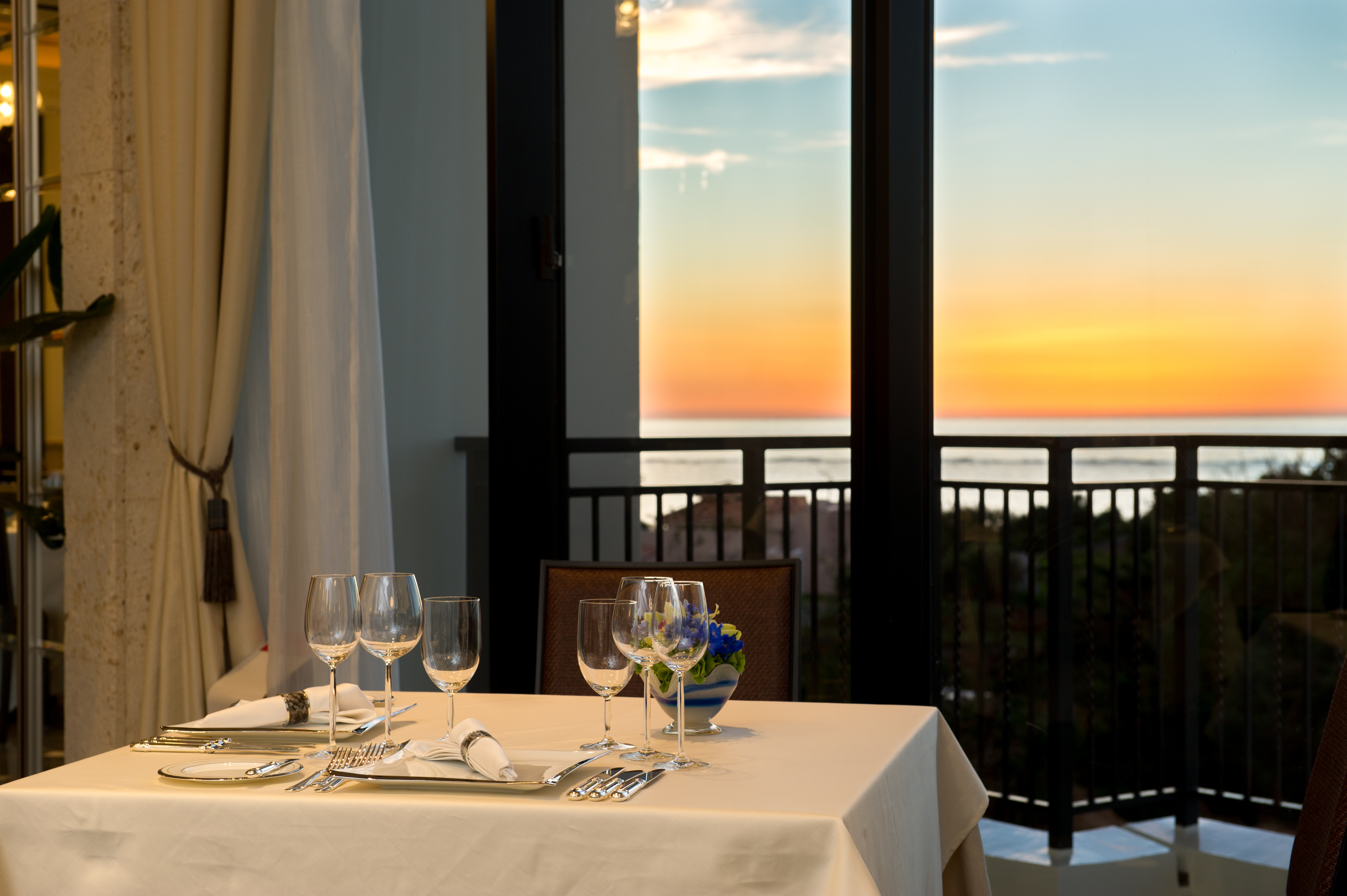 洋食レストラン「エスカーレ」（ホテルモントレ沖縄スパ&リゾート）