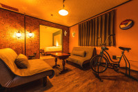 ３階のセカンドリビング 。セミダブルタイプのソファーベッド２台をご用意しています