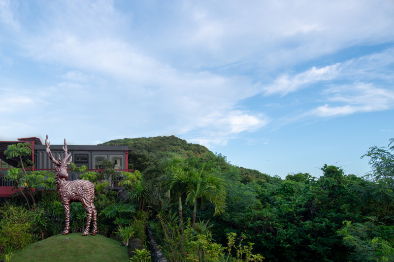 名和晃平「 Trans-Deer(Flame)」