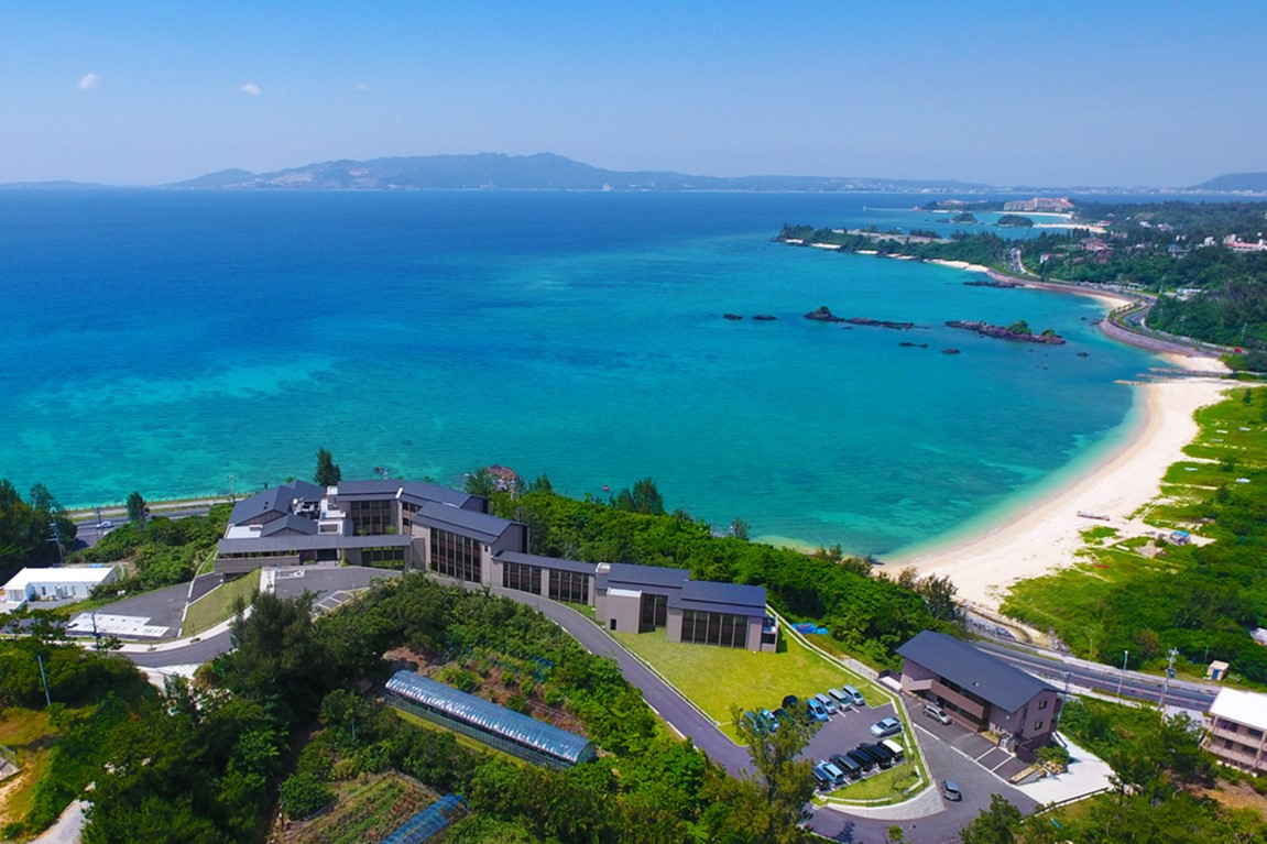 海の旅亭おきなわ名嘉真荘