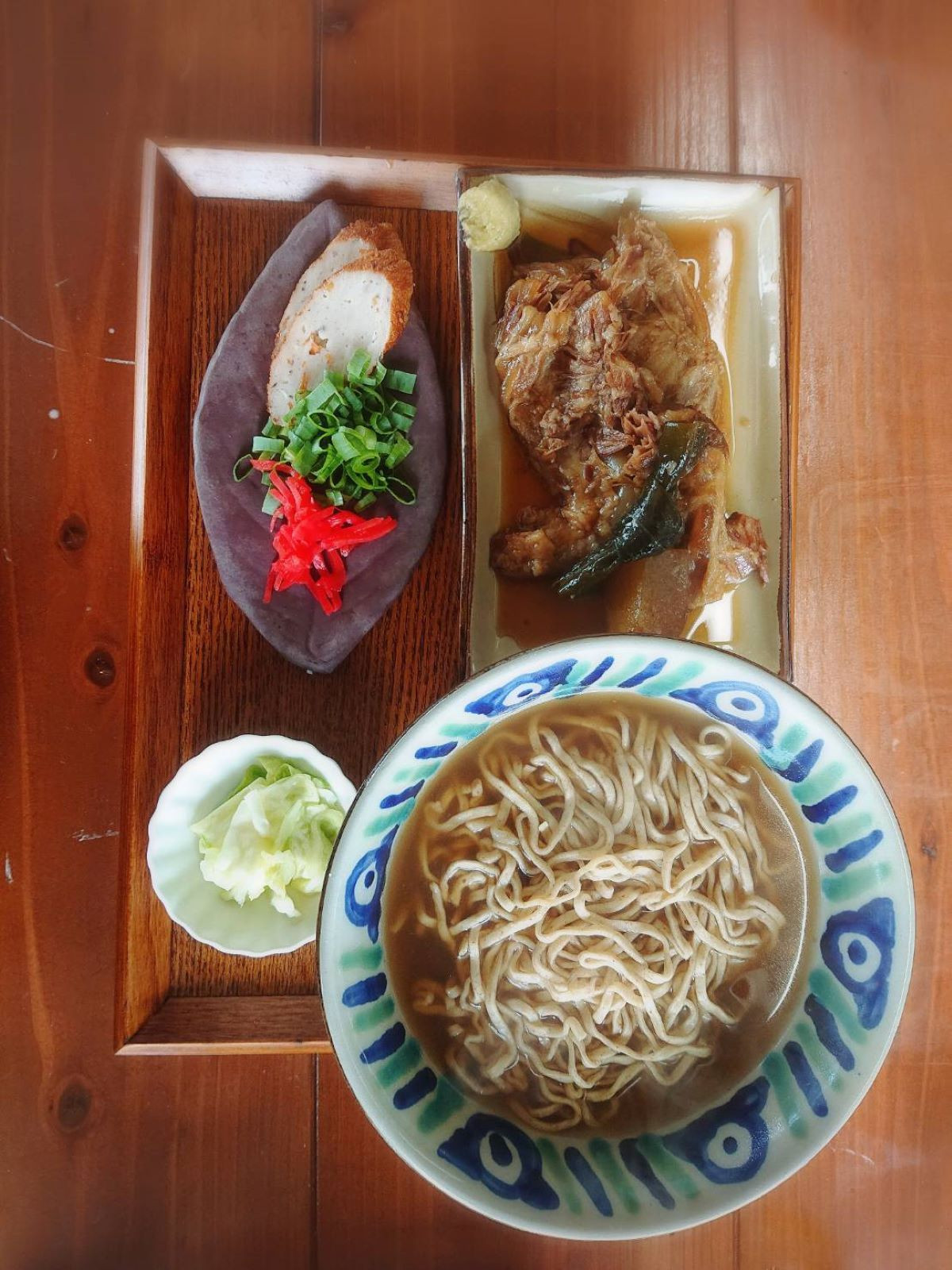 沖縄そばと地魚料理　上原そば